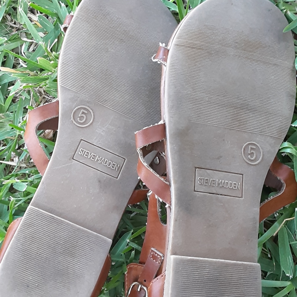 Sandals - Picture 3 of 3